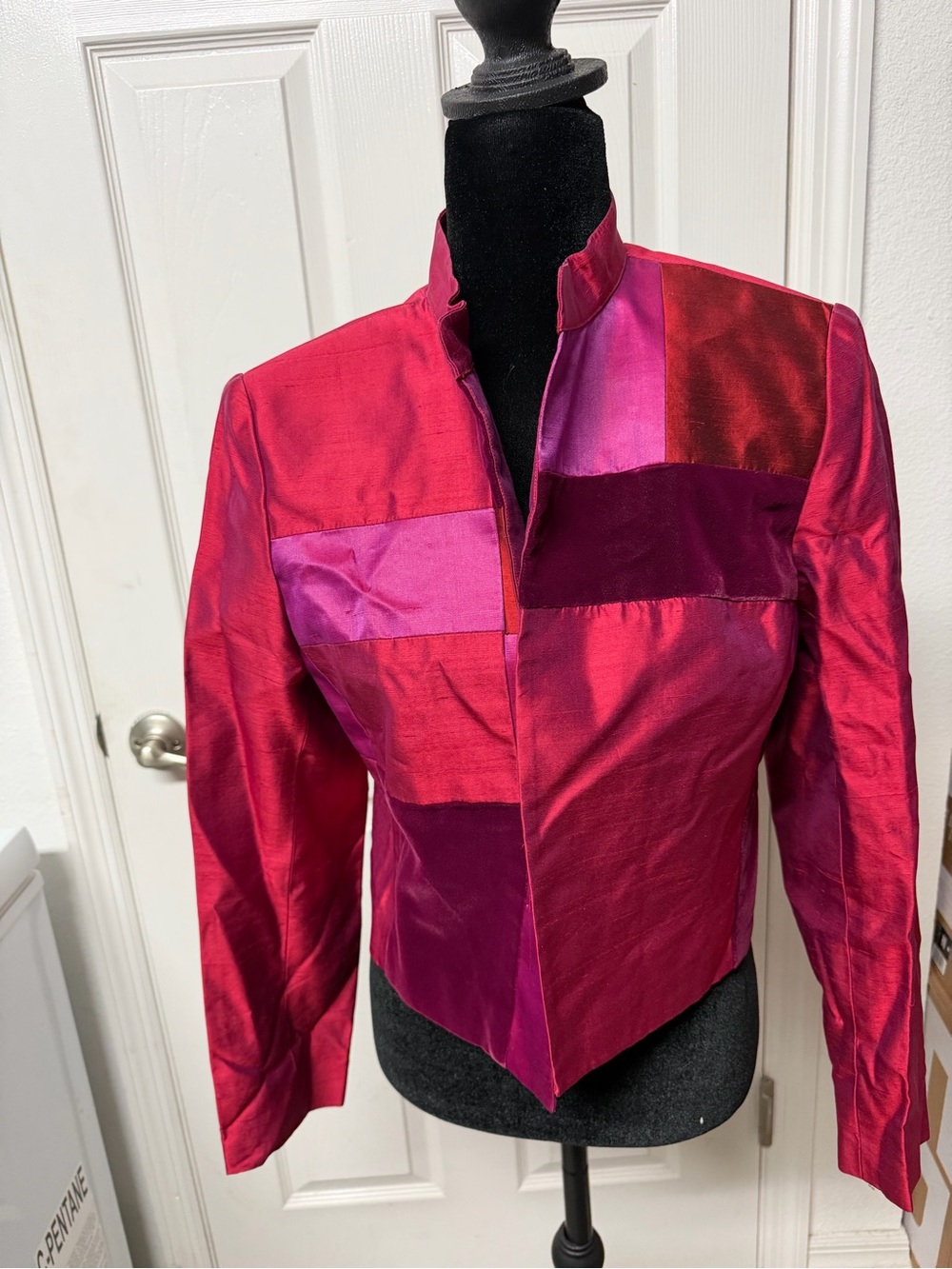 Kay Unger New York 100% Silk Jacket – Size 6